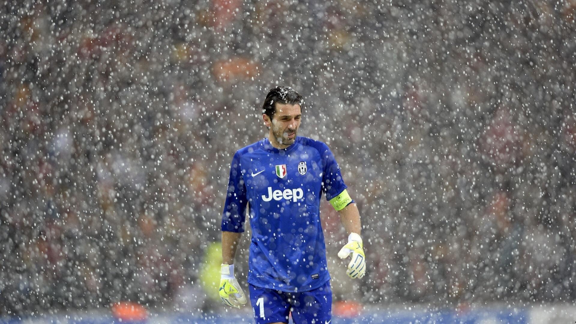 传奇谢幕，足球巨星李明举行盛大退役仪式